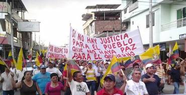 Ciudadanos y sindicalistas decidieron marchar en casa